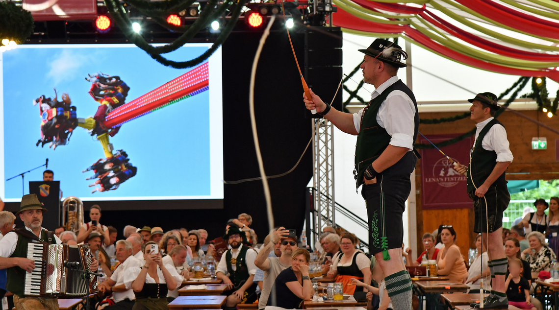 Auftritt am Bürgerfestsonntag im Festzelt.